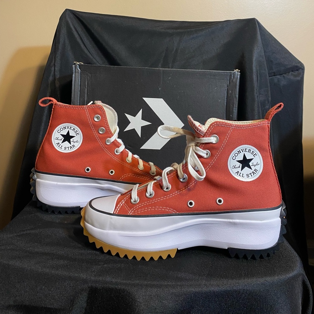 Converse Platform High-Tops - Coral and White